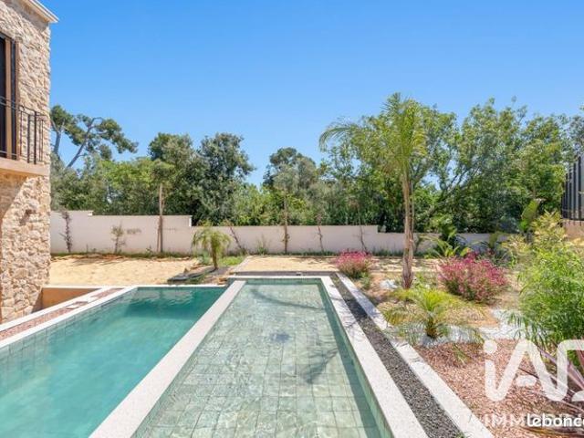 Propriété 5 pièces 210 m²