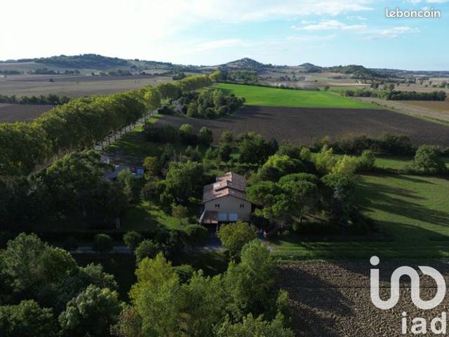 Propriété 5 pièces 210 m²