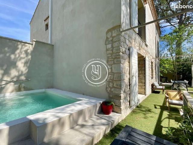 Propriété 5 pièces 210 m²