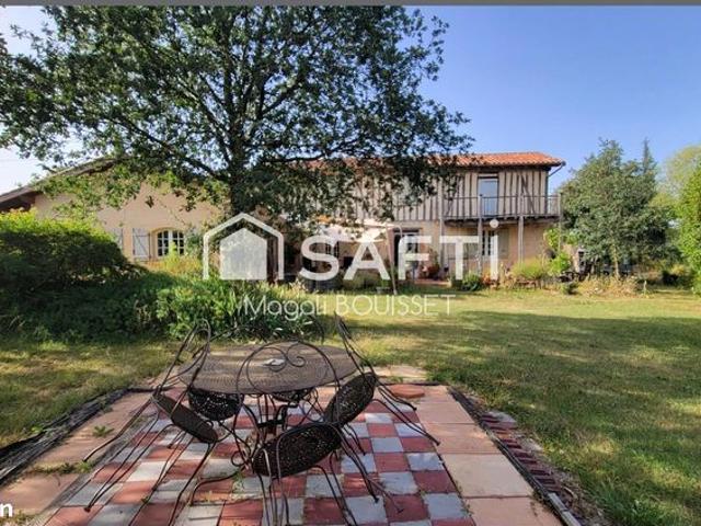 Propriété 5 pièces 211 m²