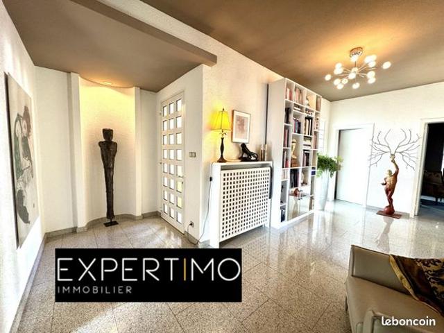 Propriété 5 pièces 212 m²