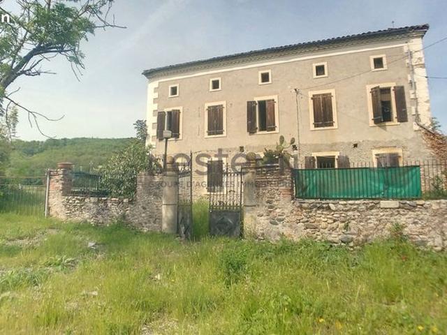 Propriété 5 pièces 213 m²