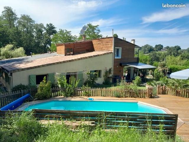 Propriété 5 pièces 213 m²