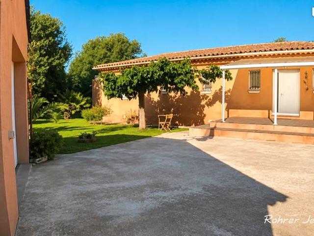 Propriété 5 pièces 213 m²