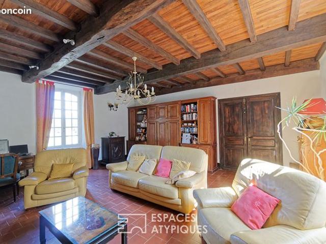 Propriété 5 pièces 213 m²