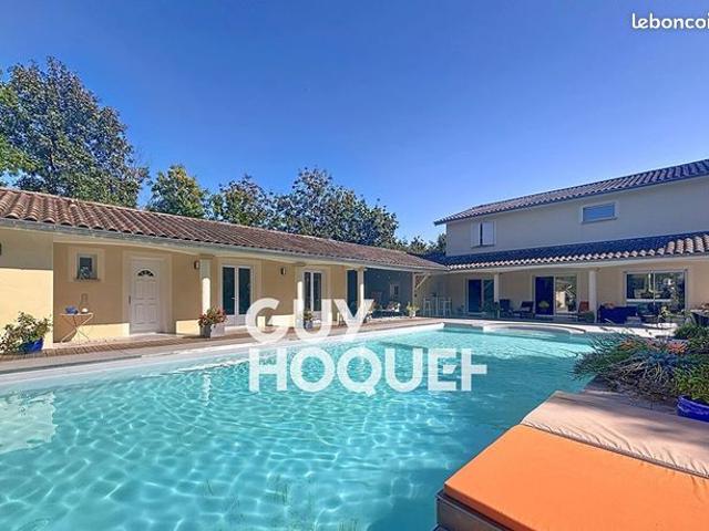 Propriété 5 pièces 225 m²