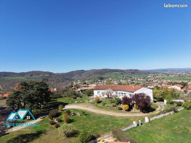 Propriété 5 pièces 225 m²