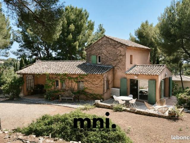 Propriété 5 pièces 226 m²