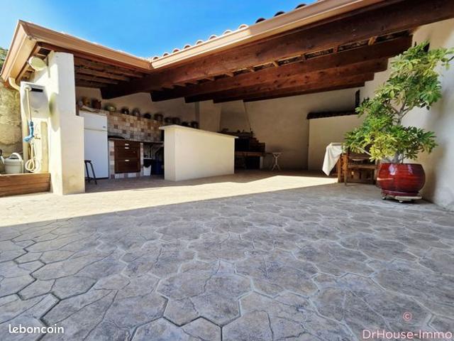 Propriété 5 pièces 227 m²