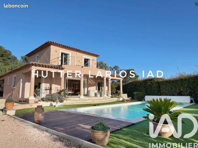 Propriété 5 pièces 220 m²