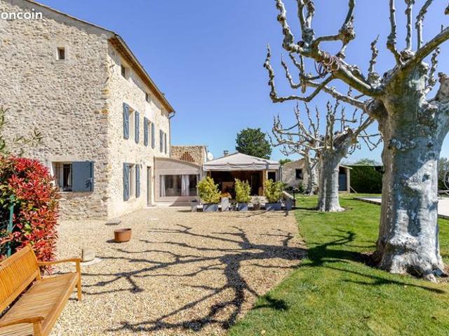 Propriété 5 pièces 220 m²