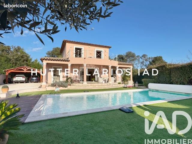 Propriété 5 pièces 220 m²