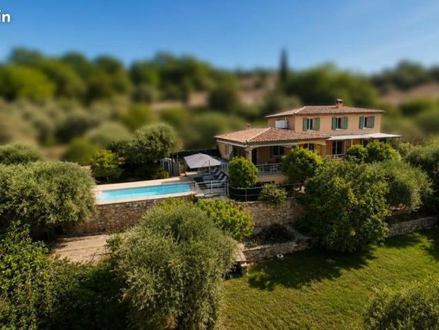 Propriété 5 pièces 220 m²