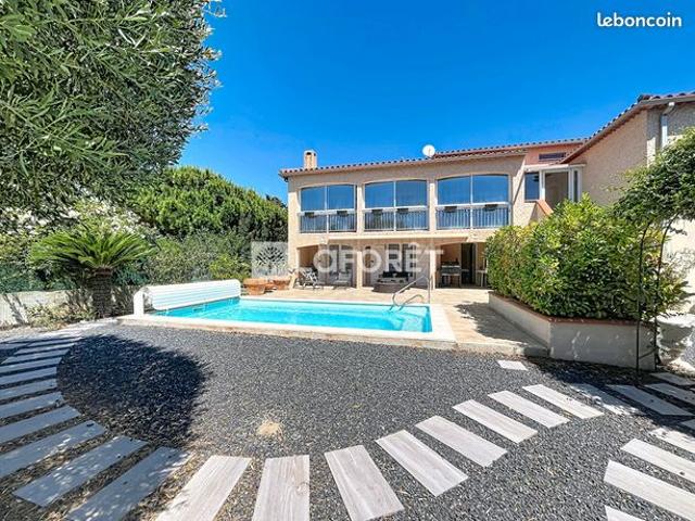 Propriété 5 pièces 220 m²