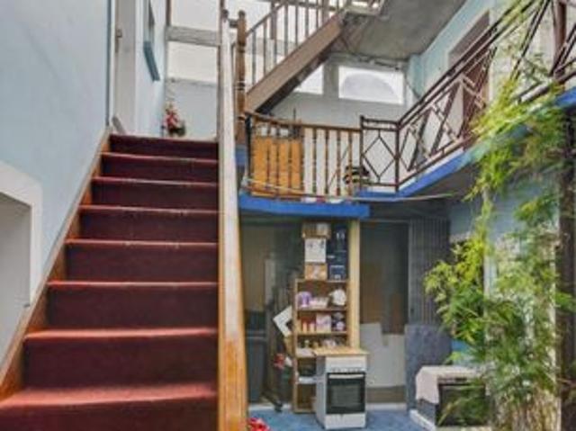 Propriété 5 pièces 222 m²