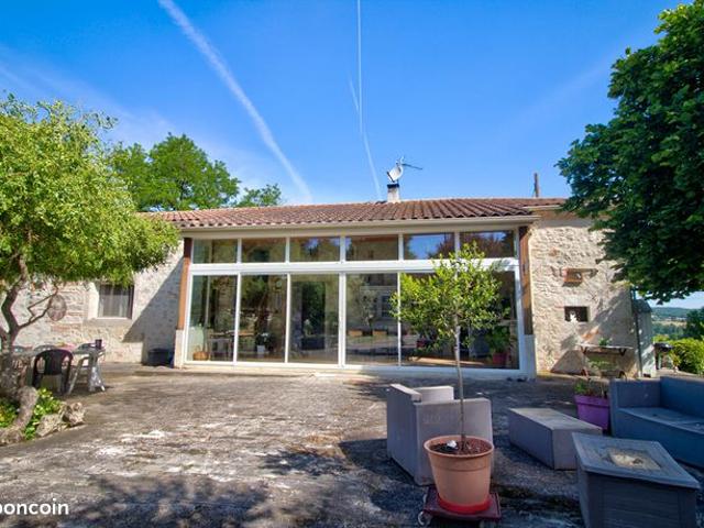 Propriété 5 pièces 239 m²