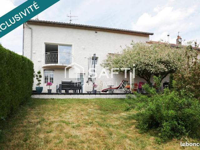 Maison 5 pièces 230 m²