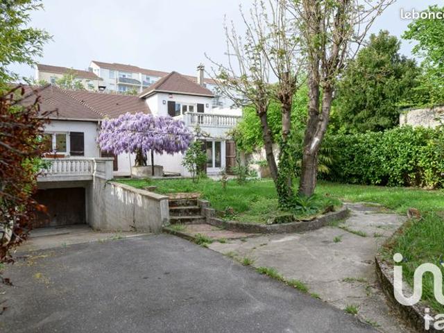 Propriété 5 pièces 230 m²