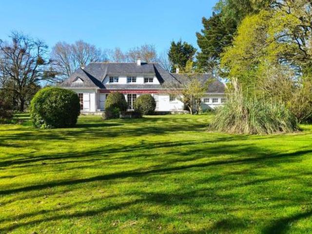 Propriété 5 pièces 230 m²