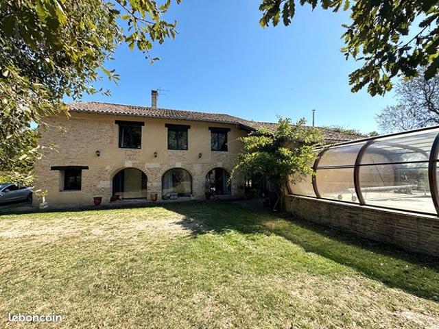 Propriété 5 pièces 230 m²