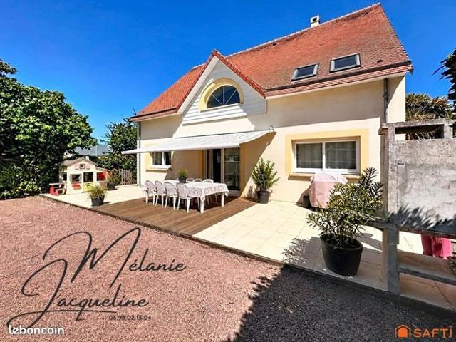 Propriété 5 pièces 232 m²