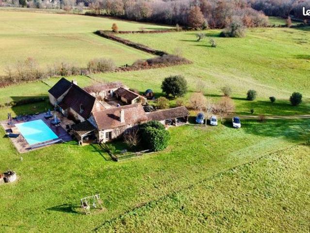 Propriété 5 pièces 245 m²