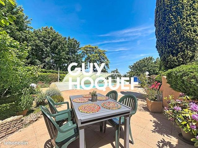 Propriété 5 pièces 240 m²