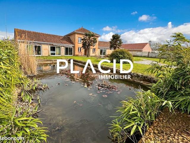 Propriété 5 pièces 240 m²