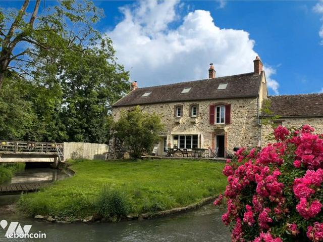Propriété 5 pièces 242 m²