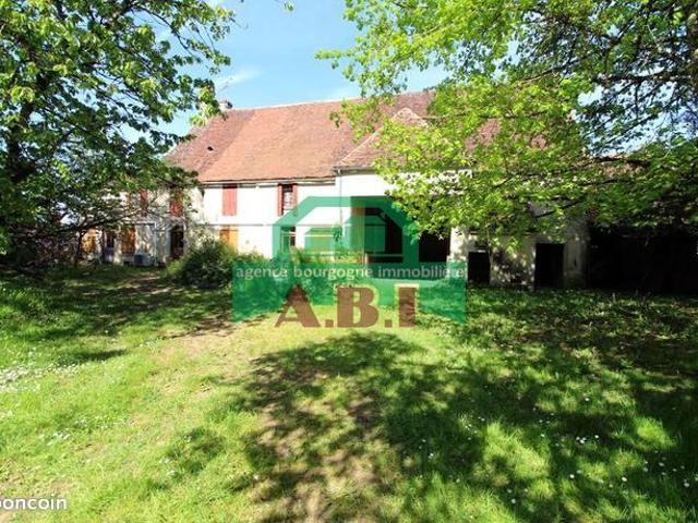 Propriété 5 pièces 232 m²