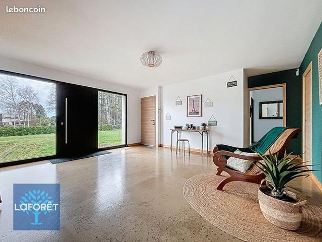 Propriété 5 pièces 256 m²