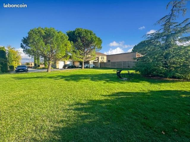 Propriété 5 pièces 250 m²