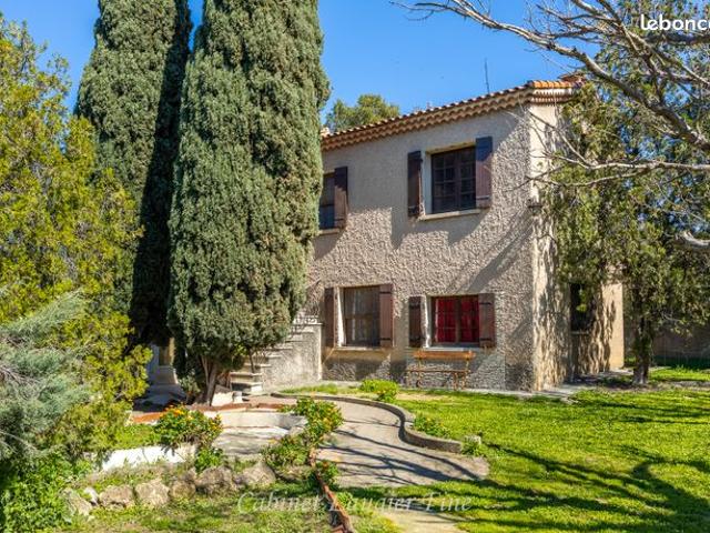 Propriété 5 pièces 250 m²