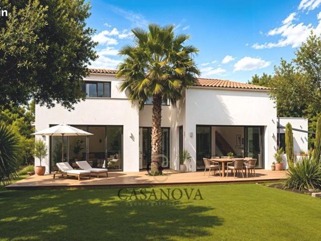 Propriété 5 pièces 250 m²