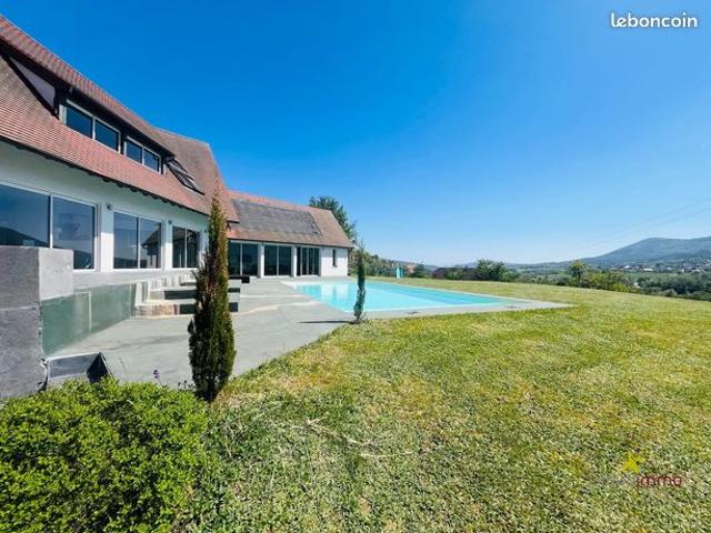Propriété 5 pièces 269 m²