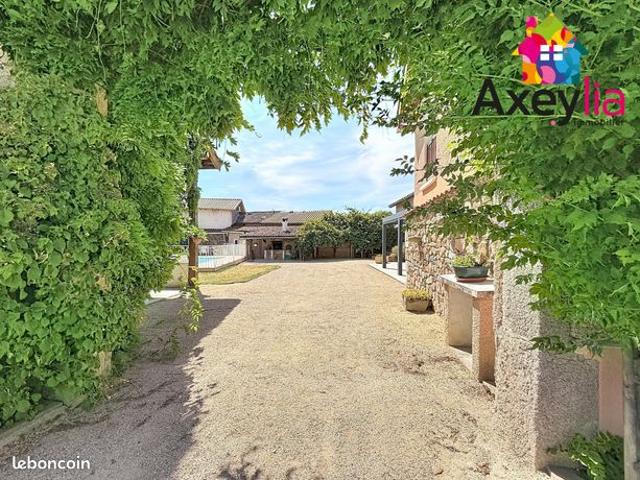 Propriété 5 pièces 260 m²