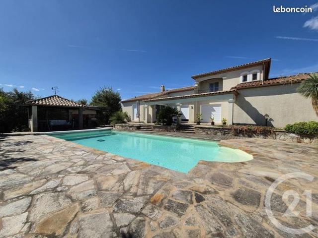 Propriété 5 pièces 286 m²