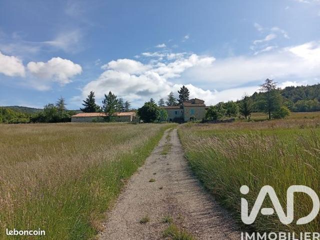 Propriété 5 pièces 280 m²