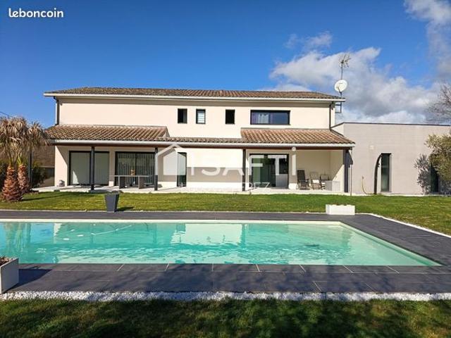 Propriété 5 pièces 290 m²