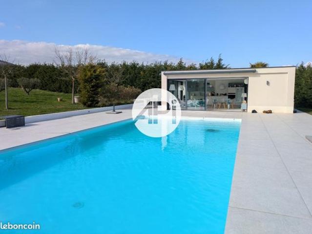 Propriété 5 pièces 290 m²
