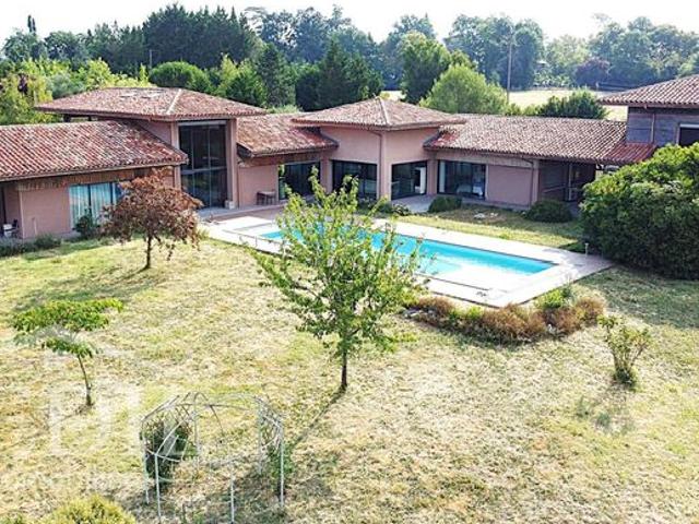 Propriété 5 pièces 305 m²