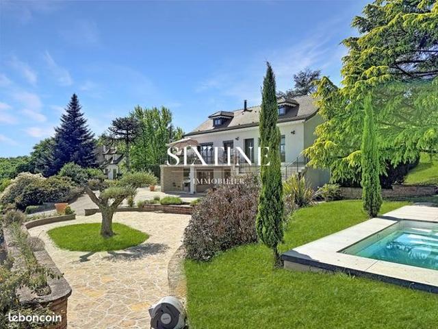 Propriété 5 pièces 300 m²