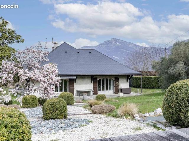 Propriété 5 pièces 451 m²