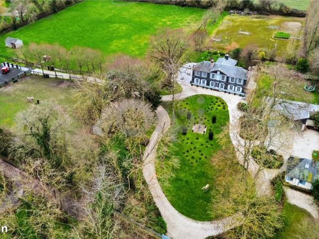 Propriété 5 pièces 300 m²