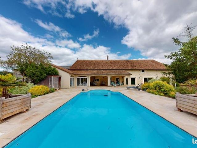Propriété 5 pièces 319 m²