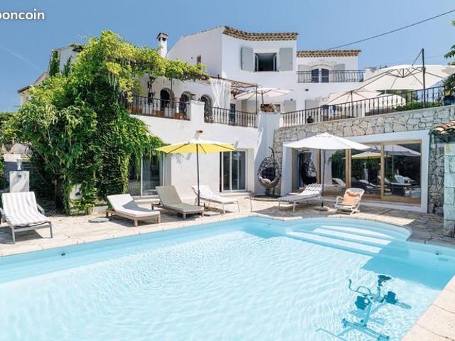 Propriété 5 pièces 326 m²