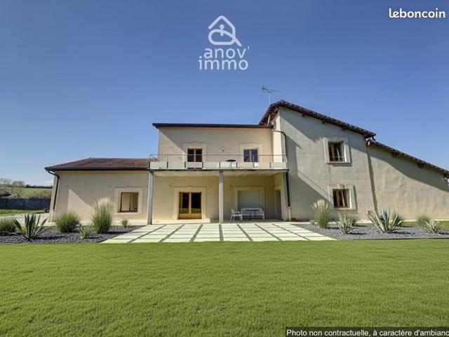 Propriété 5 pièces 337 m²
