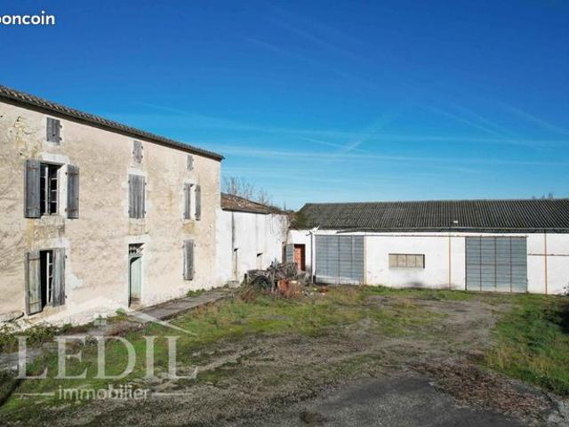 Propriété 5 pièces 330 m²