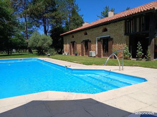 Propriété 5 pièces 353 m²