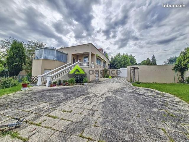 Propriété 5 pièces 391 m²